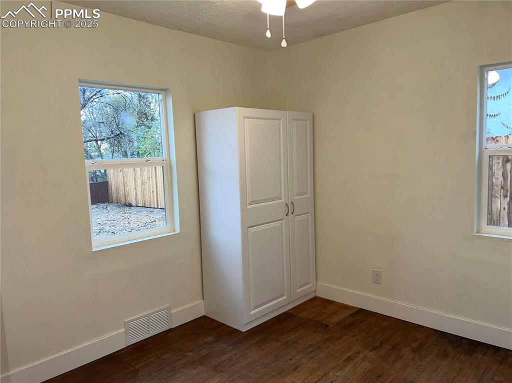 Image 26 of 43: Bedroom