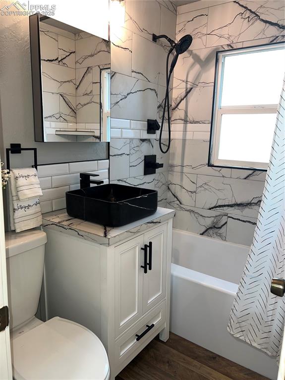 Image 27 of 43: Updated bathroom