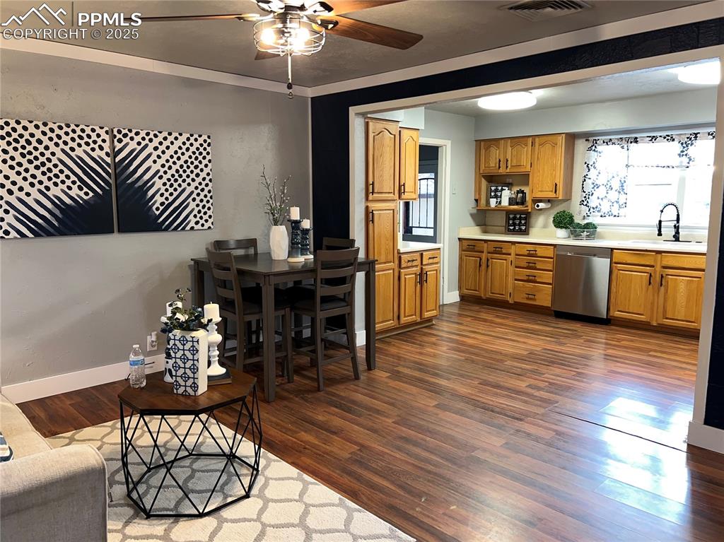 Image 9 of 43: Kitchen