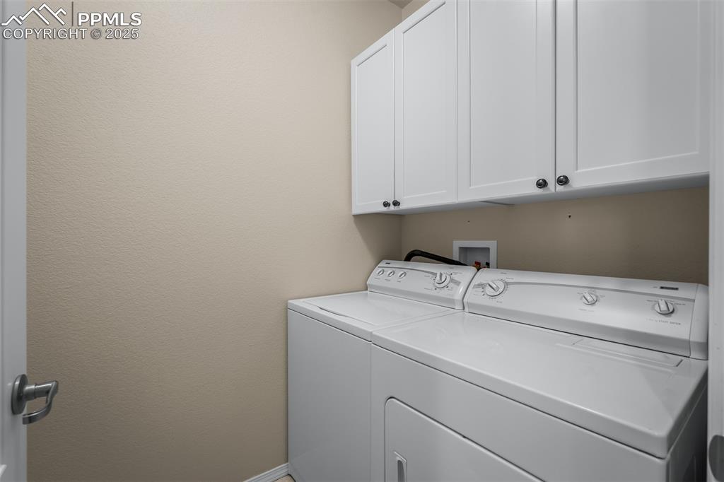 Image 30 of 50: Laundry