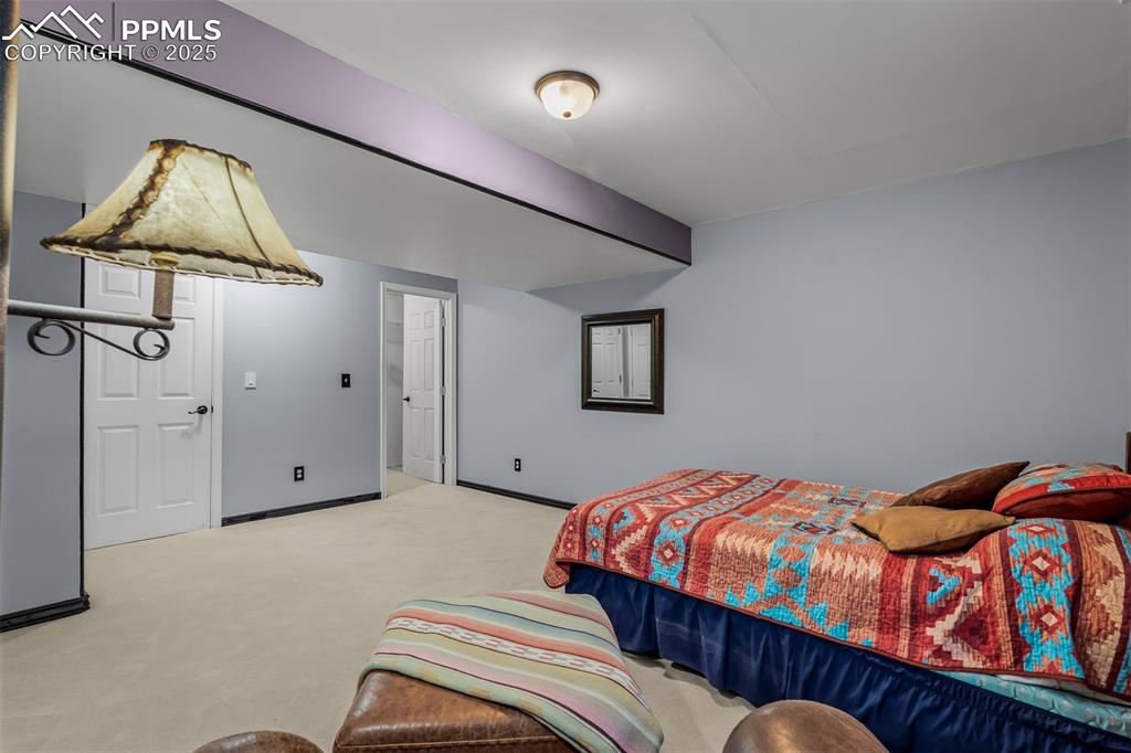 Image 38 of 50: Bedroom