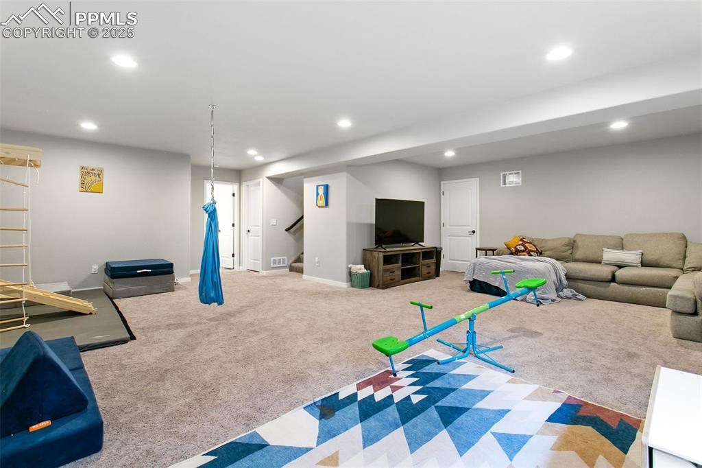 Image 20 of 30: Game Room