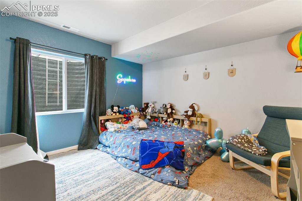 Image 24 of 30: Bedroom