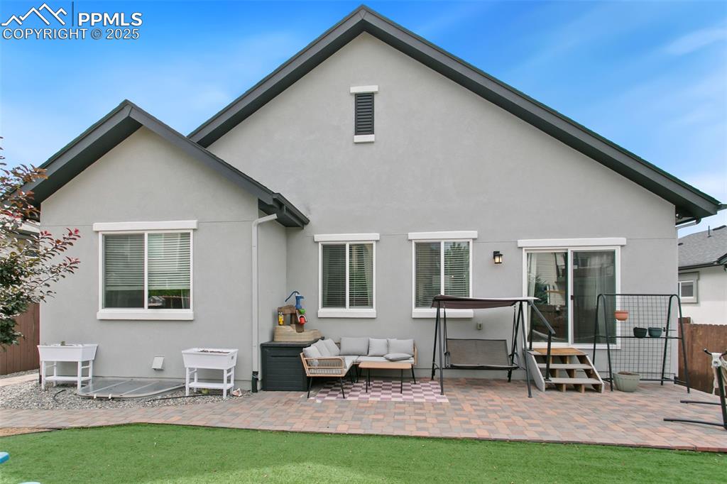 Image 27 of 30: Back of Structure