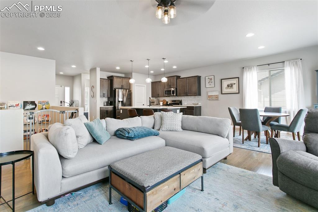 Image 4 of 30: Living Room