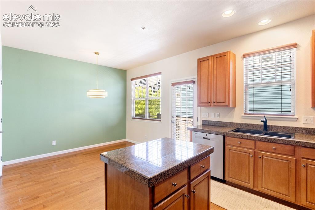 Image 11 of 34: Kitchen