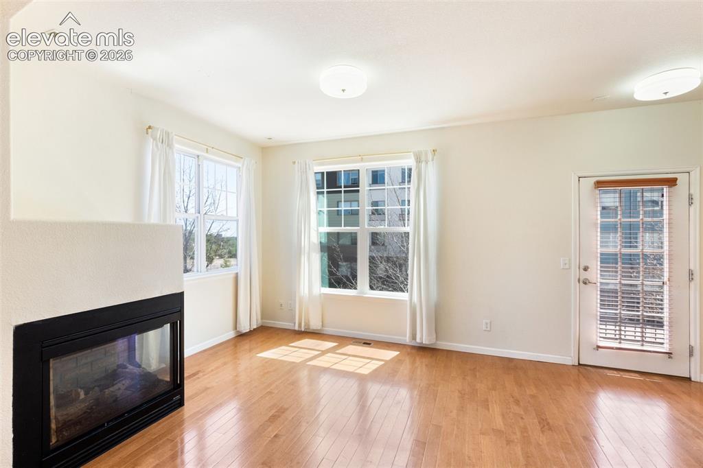Image 4 of 34: Gas Fireplace