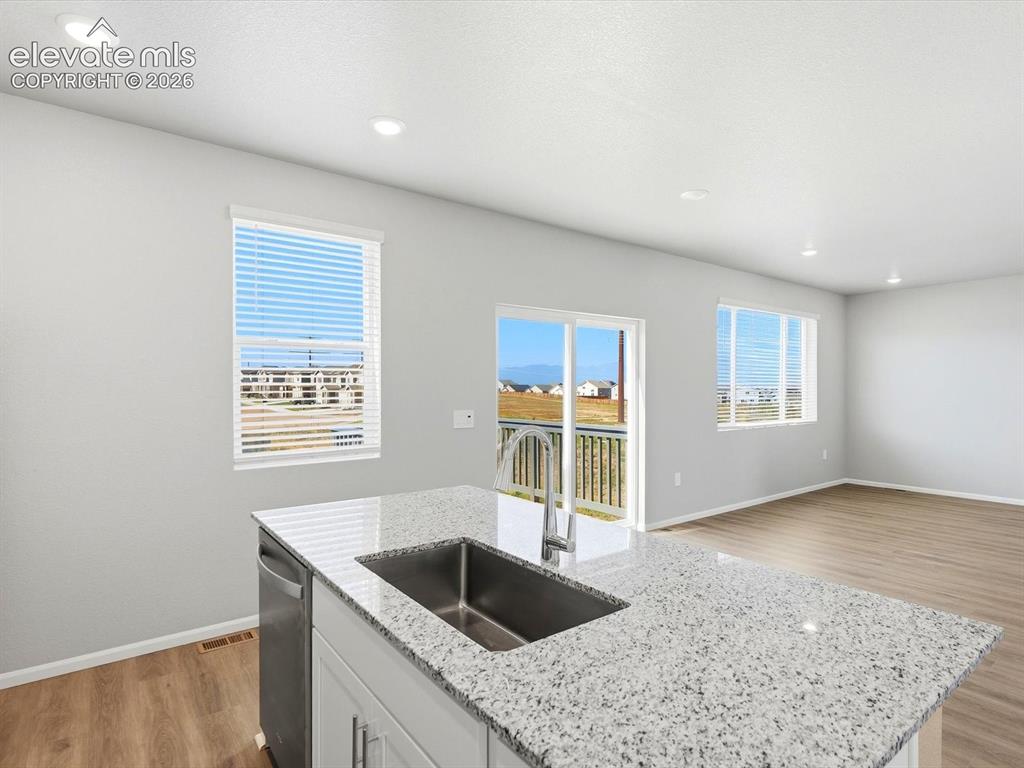 Image 10 of 29: Kitchen