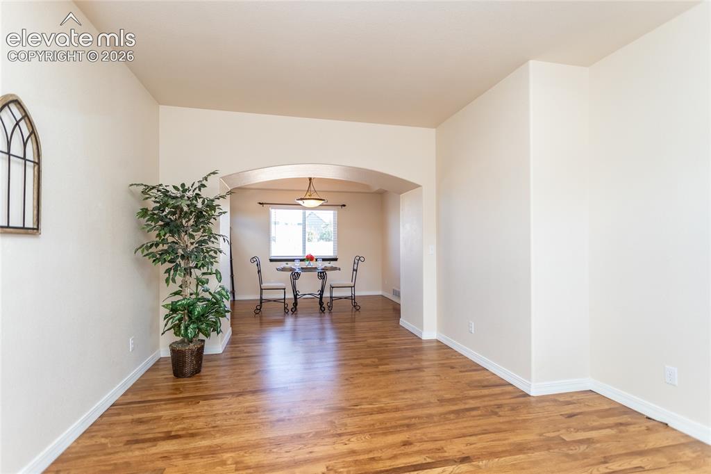 Image 10 of 50: Sitting Room