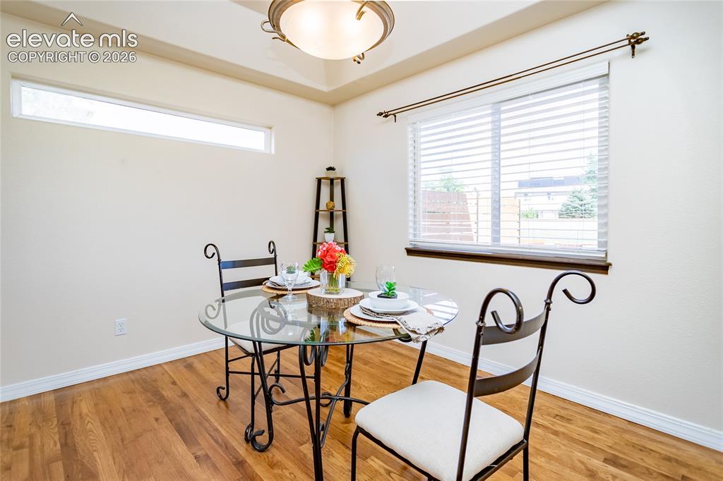 Image 11 of 50: Dining Room