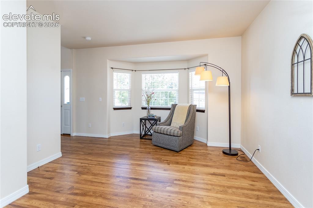 Image 9 of 50: Sitting Room
