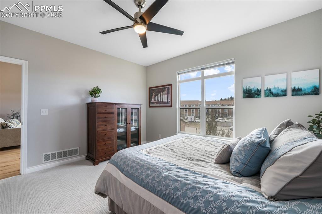 Image 24 of 50: Dining Area