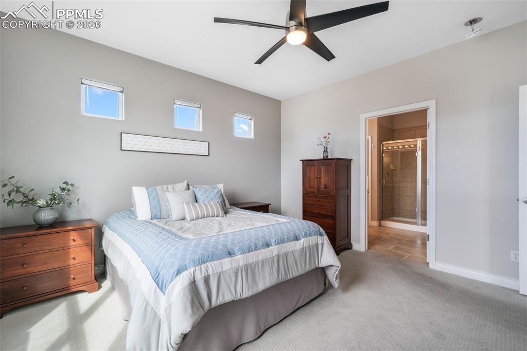 Image 26 of 50: Bedroom