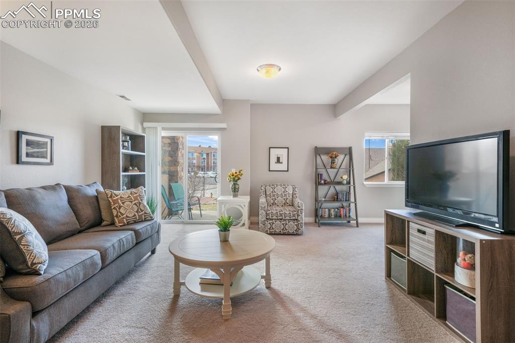 Image 38 of 50: Living Room