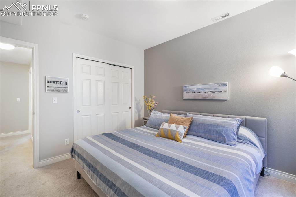 Image 41 of 50: Bedroom