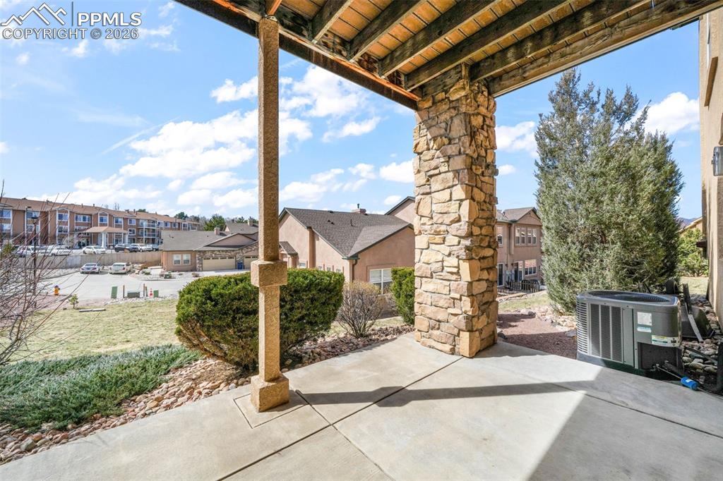 Image 48 of 50: Living Room
