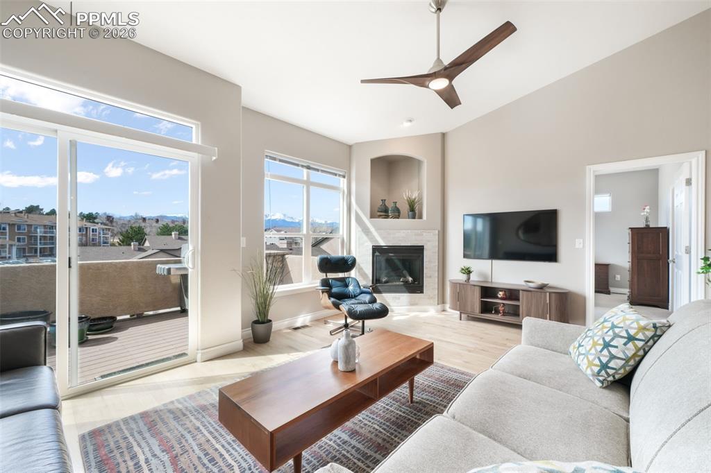 Image 5 of 50: Patio