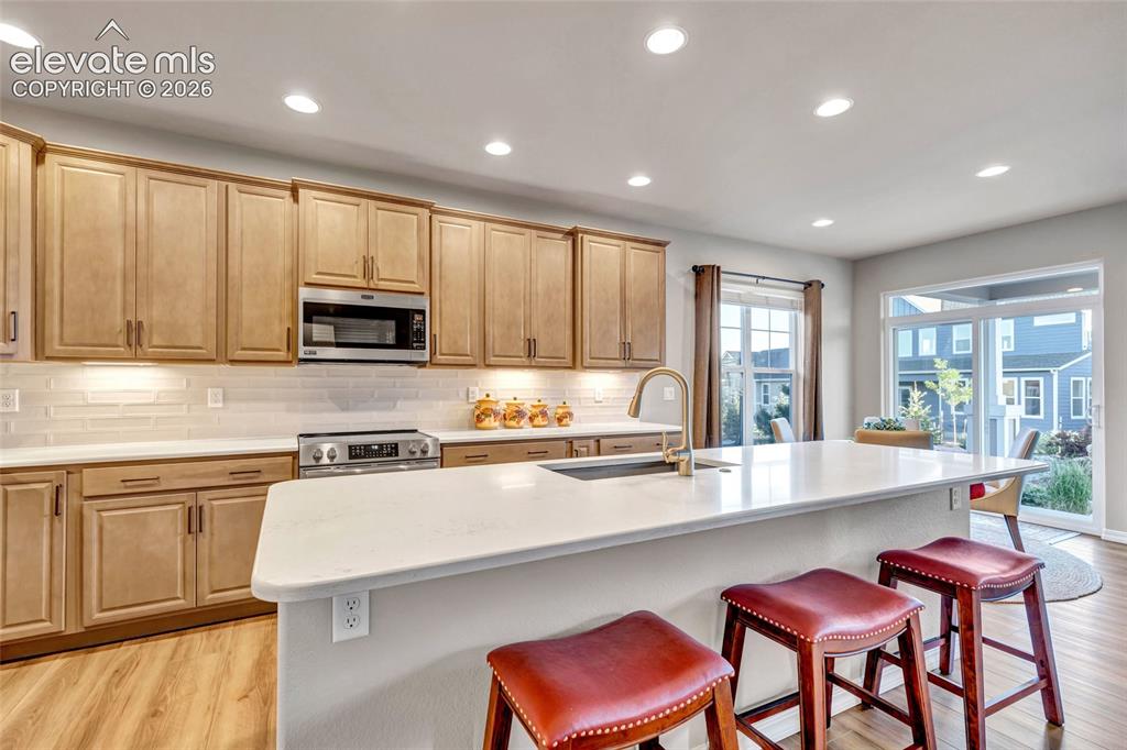 Image 17 of 49: Kitchen