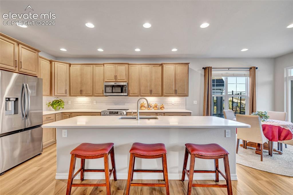 Image 18 of 49: Kitchen