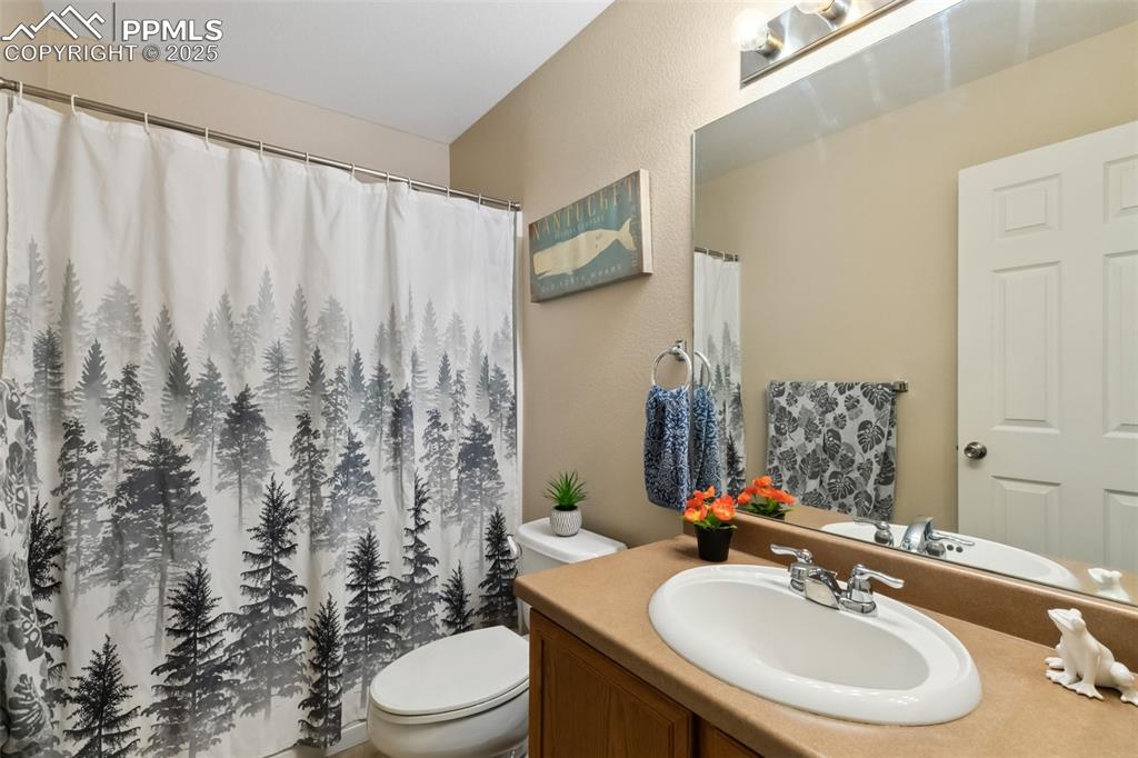 Image 24 of 29: 2nd Full Bathroom