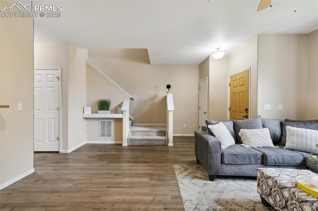 Image 7 of 29: Living Room