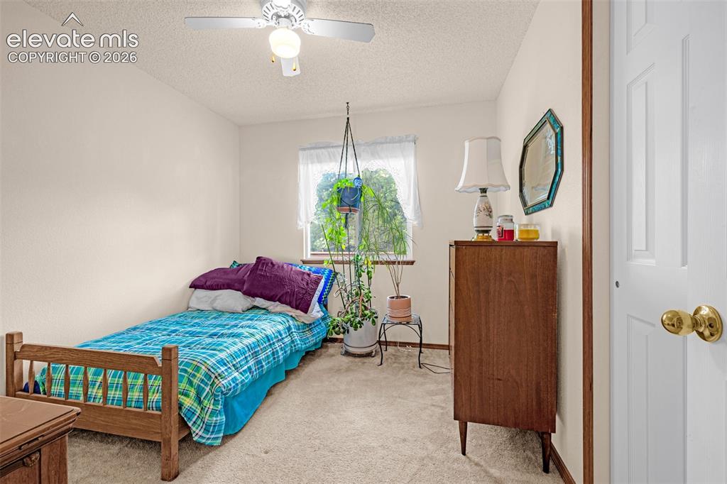 Image 10 of 26: Bedroom