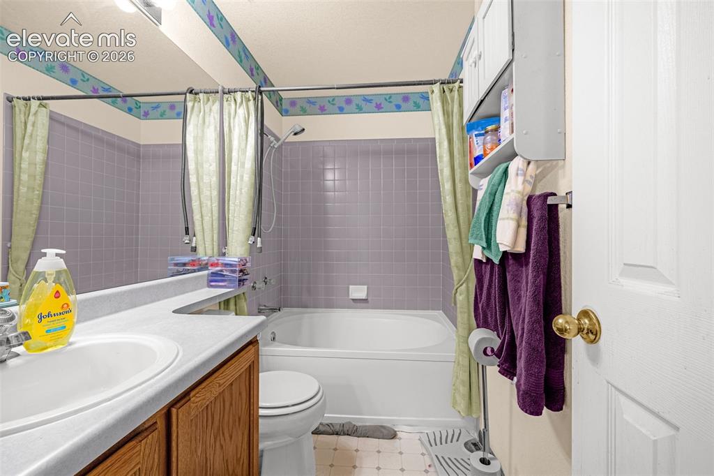 Image 12 of 26: Bathroom
