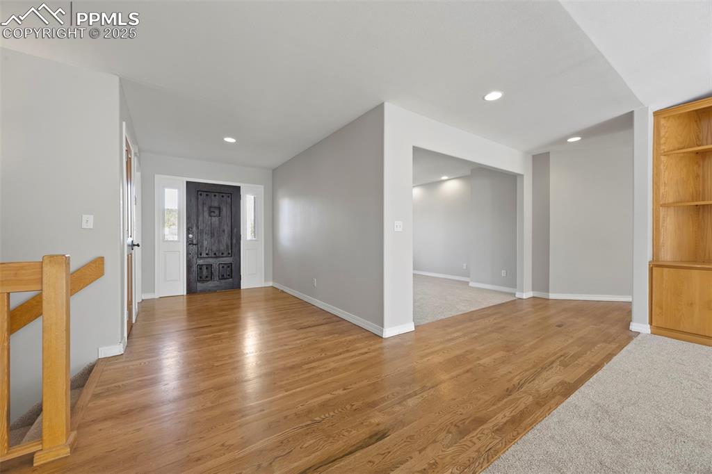 Image 11 of 35: Entry