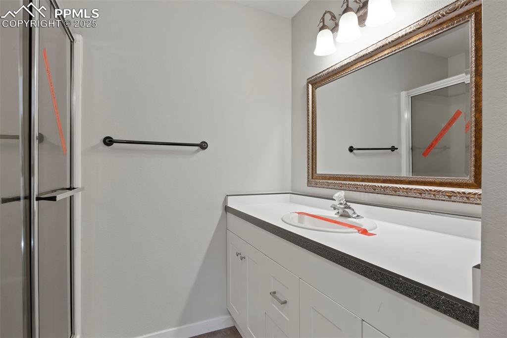 Image 20 of 35: Basement bathroom