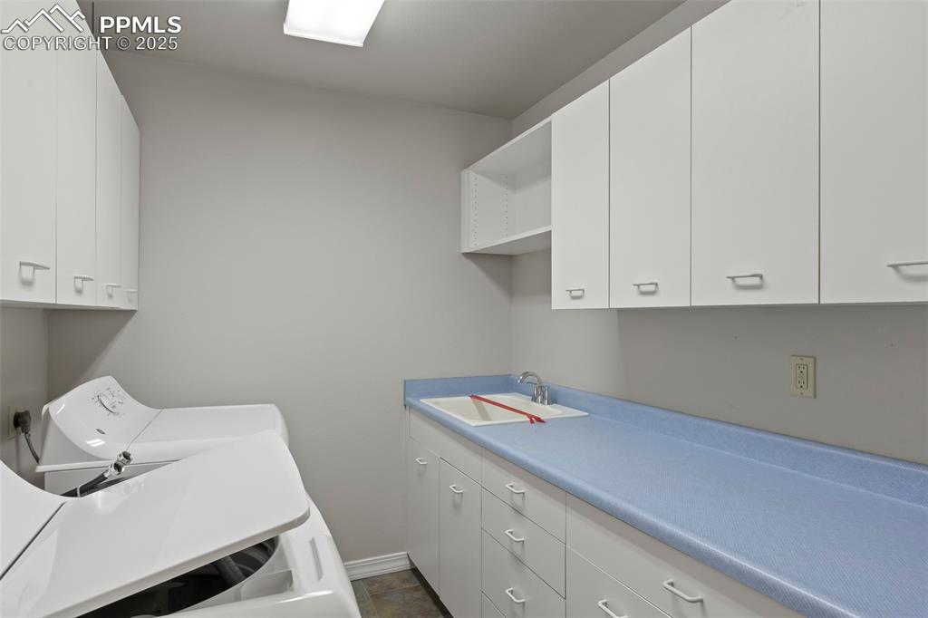 Image 25 of 35: Main Floor Laundry