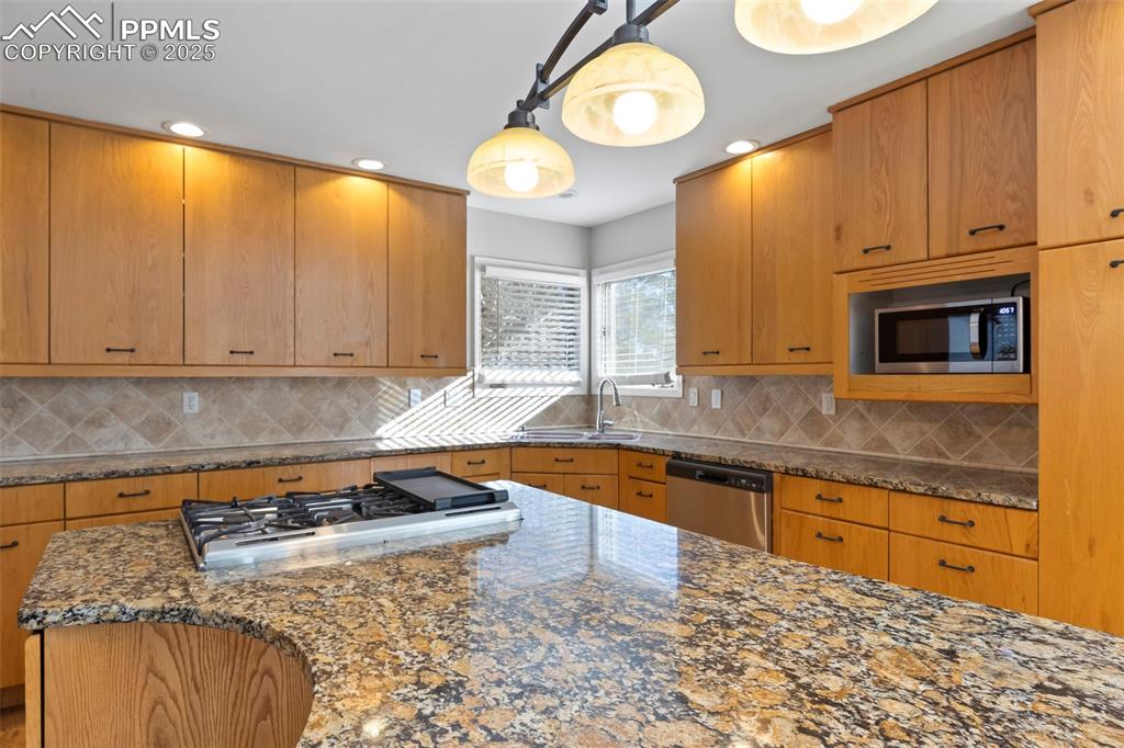 Image 8 of 35: Kitchen