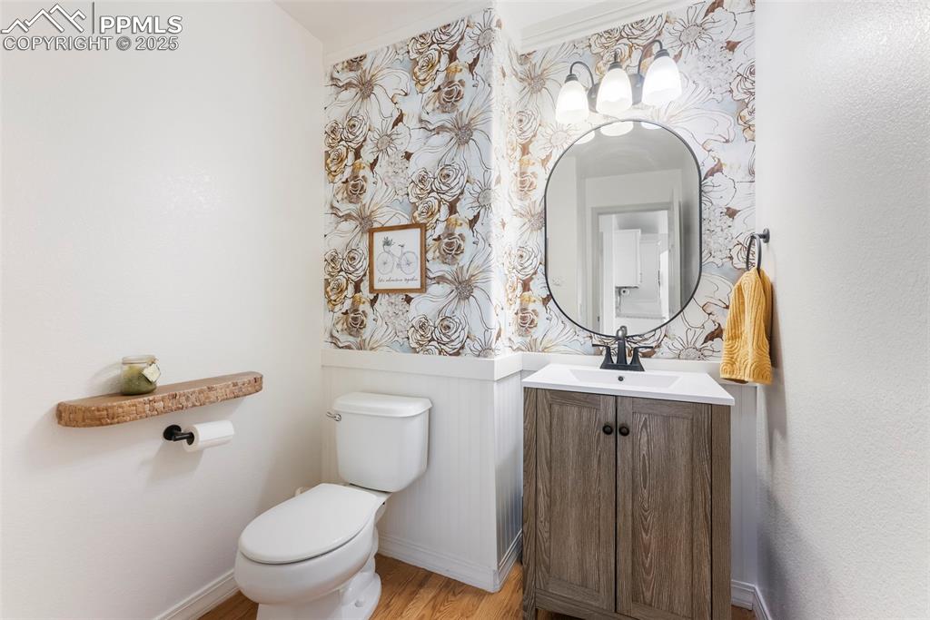 Image 14 of 50: Bathroom