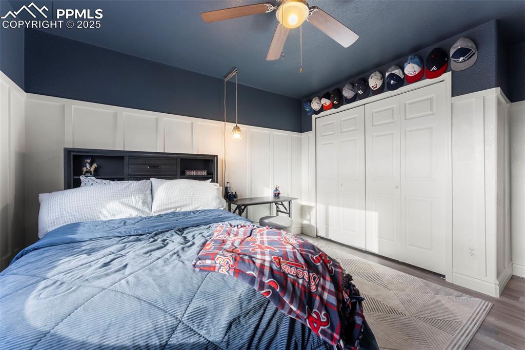 Image 18 of 50: Bedroom