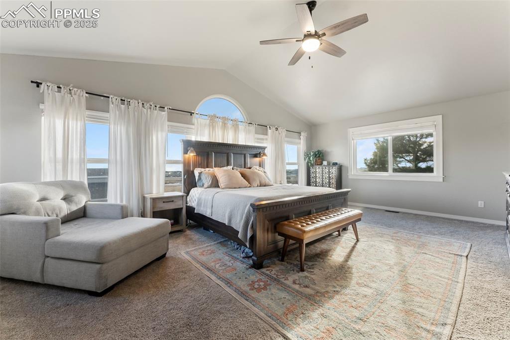 Image 24 of 50: Bedroom