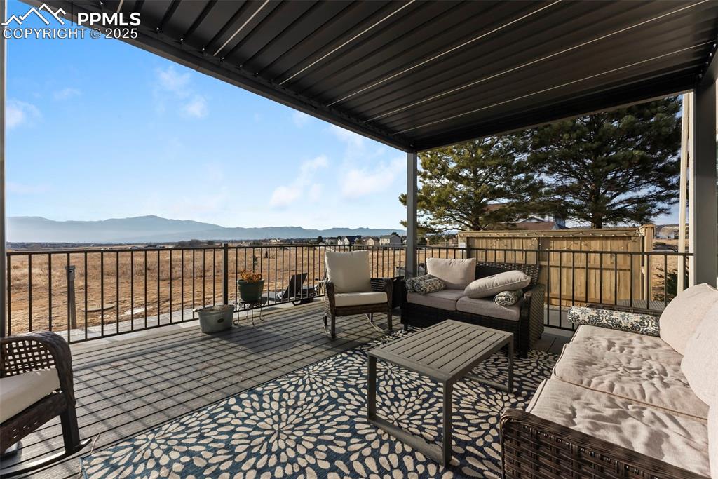 Image 34 of 50: Patio