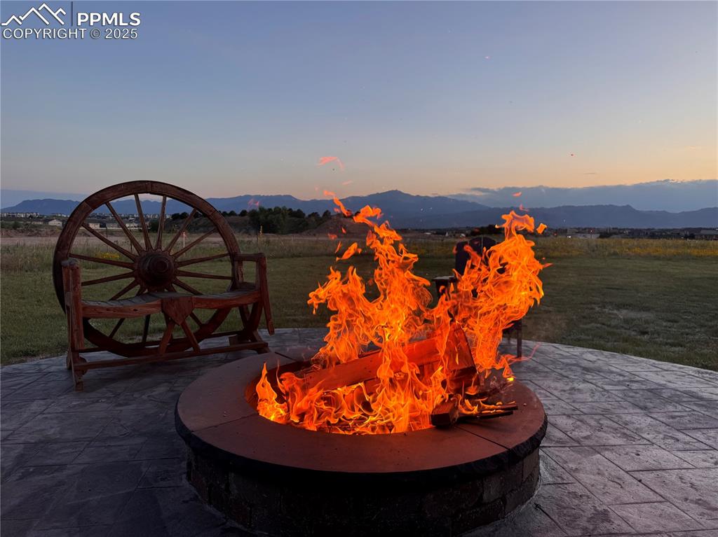 Image 38 of 50: Patio