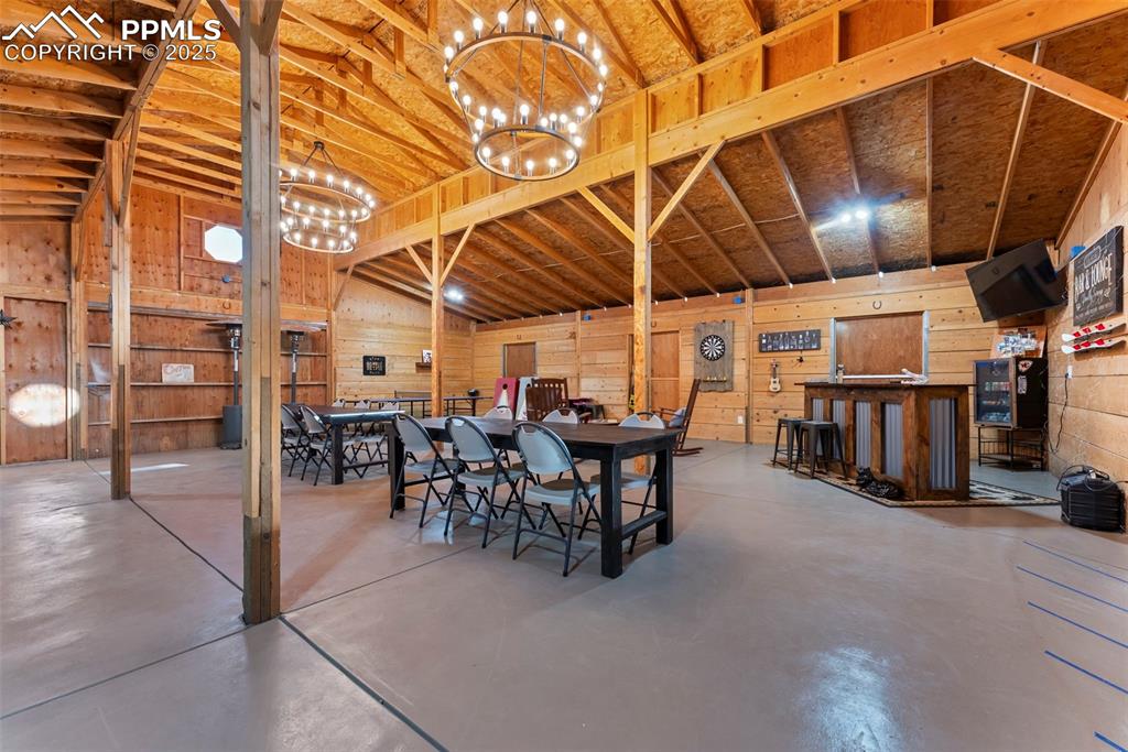 Image 43 of 50: Dining Area