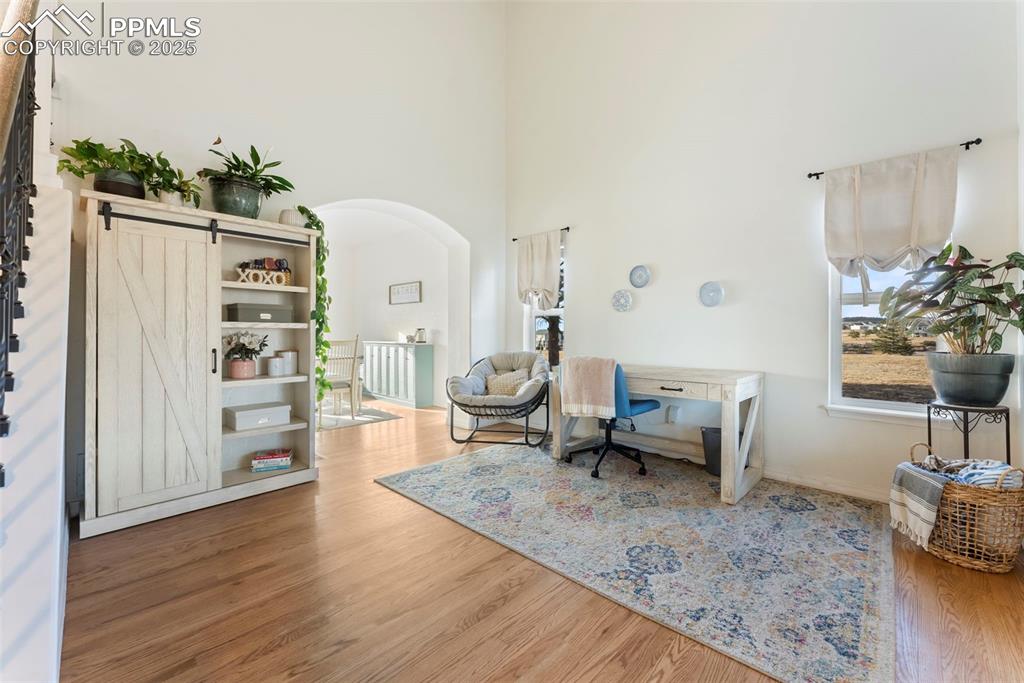 Image 5 of 50: Office