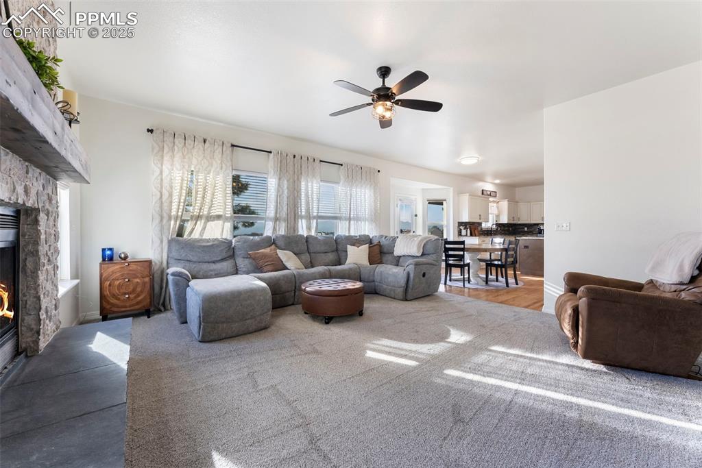 Image 9 of 50: Living Room