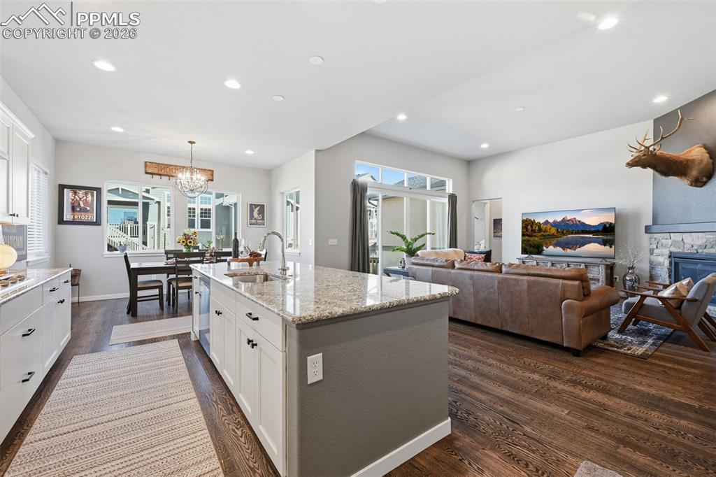 Image 17 of 48: Kitchen