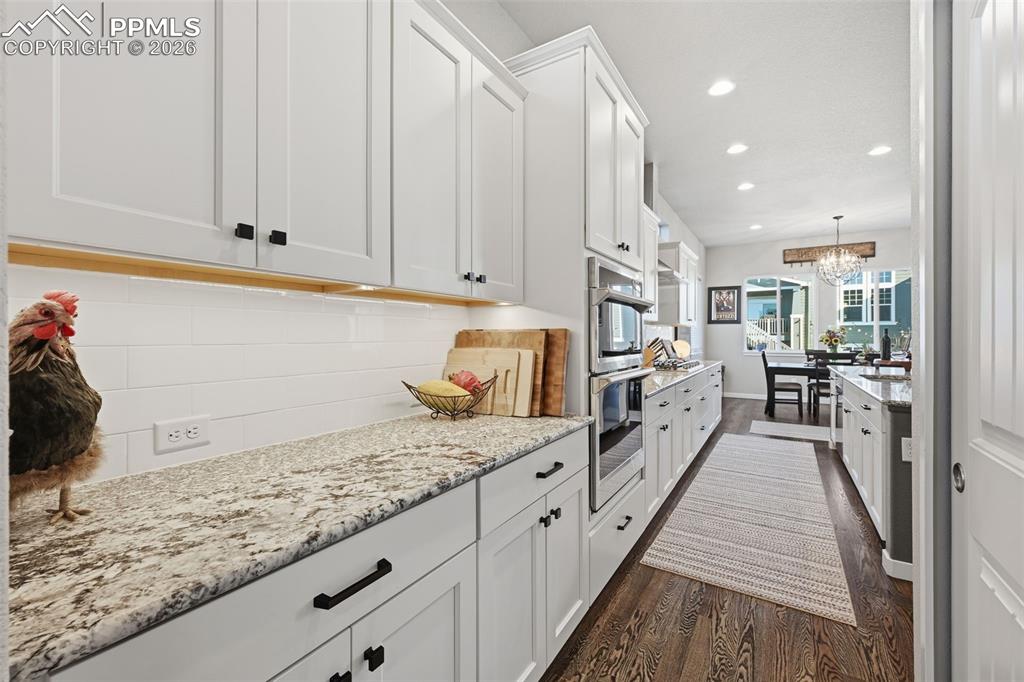 Image 18 of 48: Kitchen