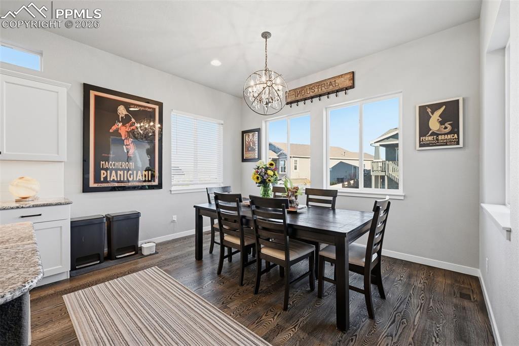 Image 20 of 48: Dining Area