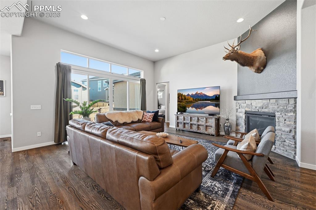 Image 8 of 48: Living Room