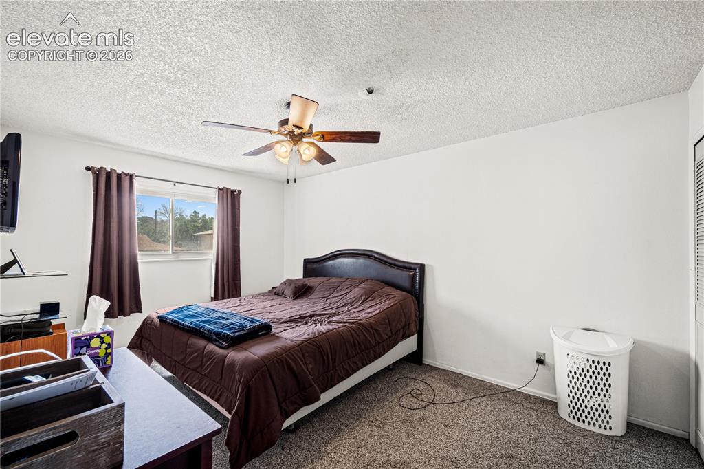 Image 11 of 28: Bedroom