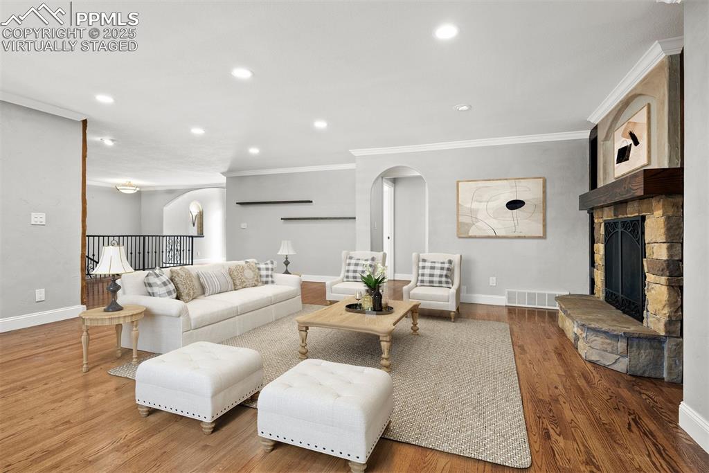 Image 11 of 49: Virtually Staged