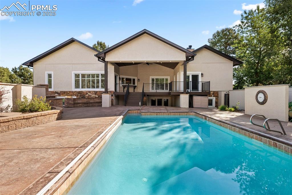 Image 42 of 49: Back of Structure