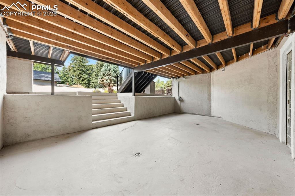 Image 47 of 49: Patio