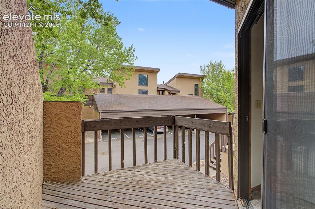 Image 10 of 29: Deck