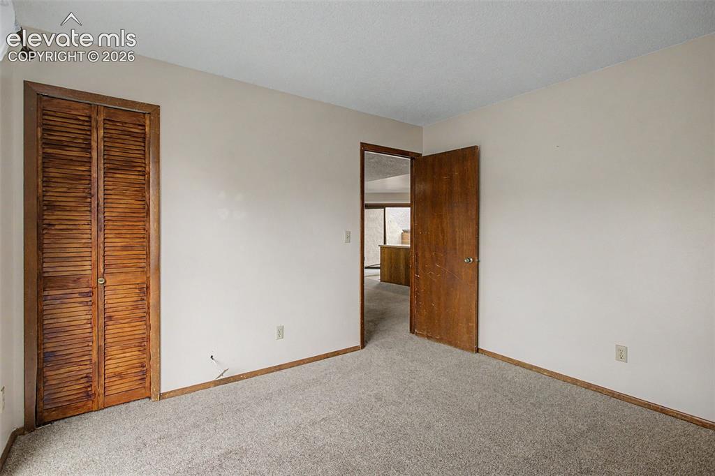 Image 13 of 29: Bedroom