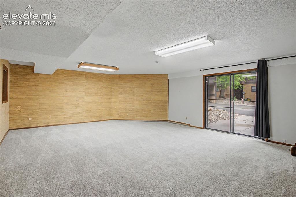 Image 22 of 29: Family Room
